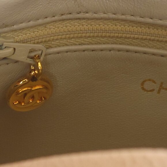 CHANEL PINK CAVIAR DIAMOND 'CC' VINTAGE CAMERA BAG MINI - Picture 9 of 16